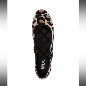 MIA Black and Tan Patterned Flats